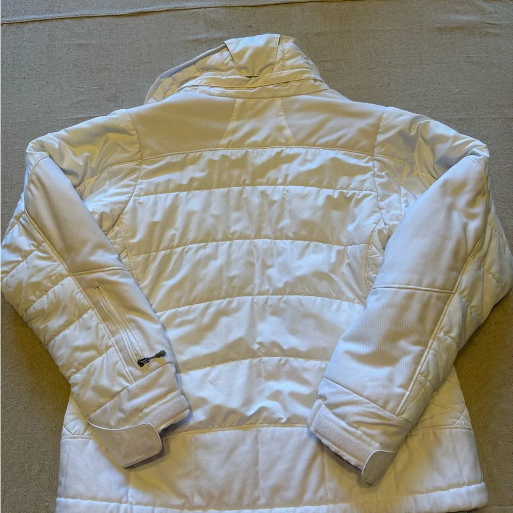 Women’s Patagonia White Winter Jacket - Picture 10 of 10